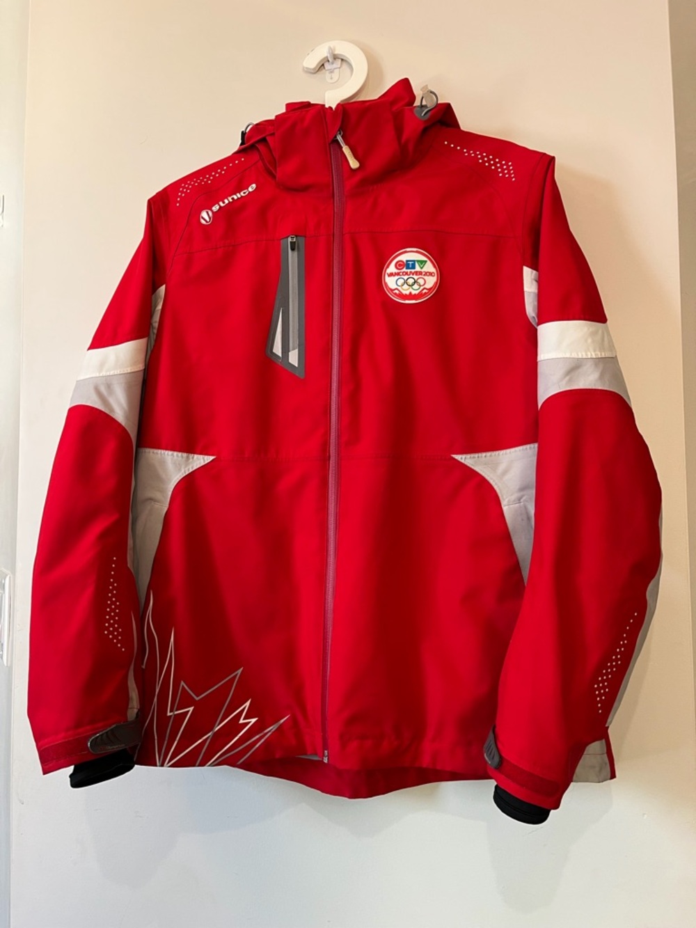 2010 Canadian Vancouver Olympics CTV Sunice winter coat - women’s size large